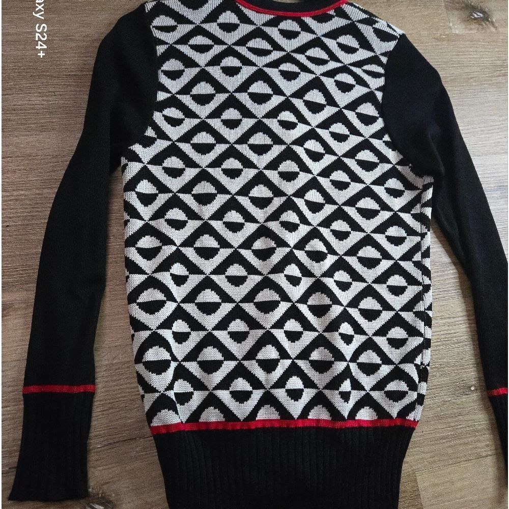 Vivo Black and White Knitwear - Picture 7 of 7